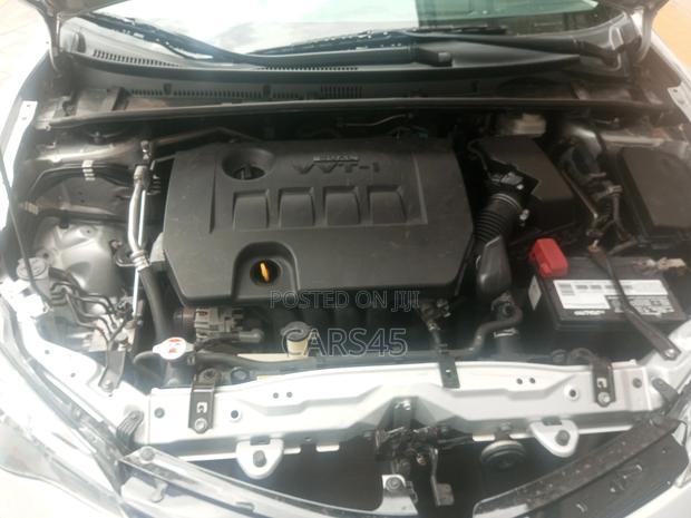 Toyota Corolla L (1.8L 4cyl 2A) 2018 Silver