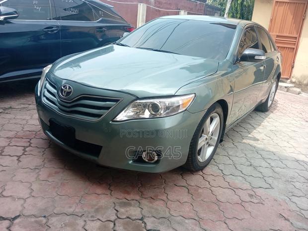 Toyota Camry 2010 Green