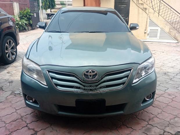 Toyota Camry 2010 Green