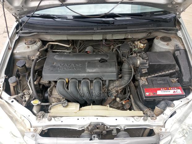 Toyota Corolla 2004 Silver