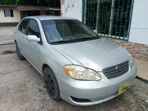 Toyota Corolla 2004 Silver