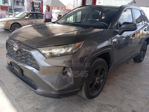 Toyota RAV4 2021 Gray