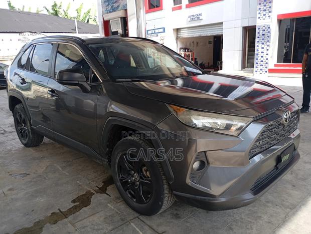 Toyota RAV4 2021 Gray