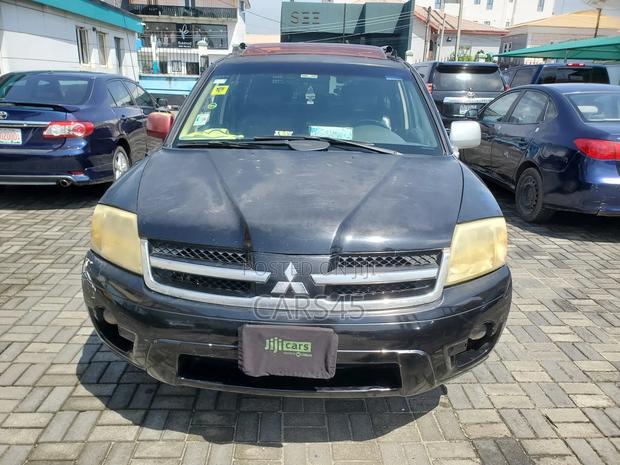 Mitsubishi Jeep 2006 Black