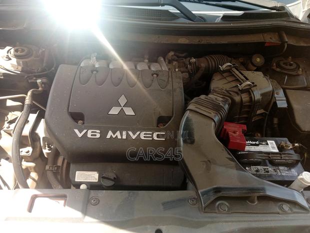 Mitsubishi Outlander 2015 Black