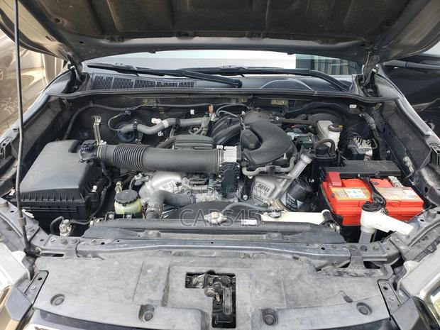 Toyota Hilux 2023 Gray