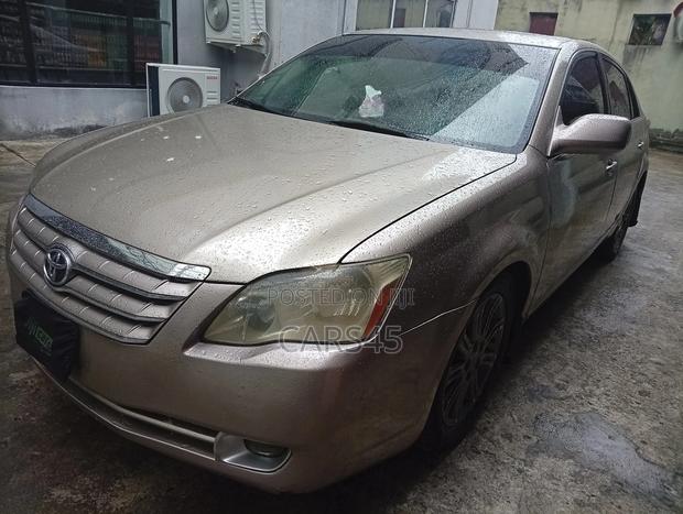 Toyota Avalon 2006 Gold