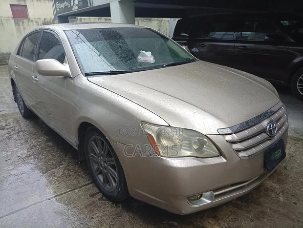 Toyota Avalon 2006 Gold