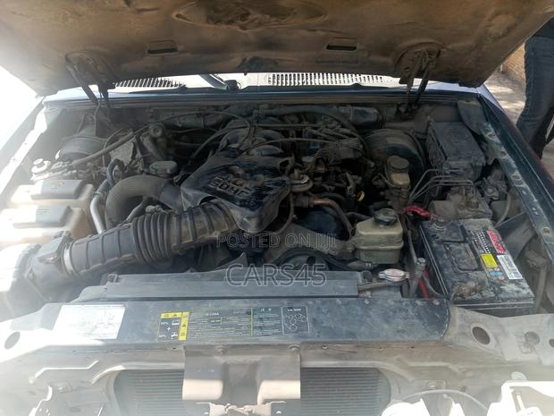 Ford Explorer 2004 Blue