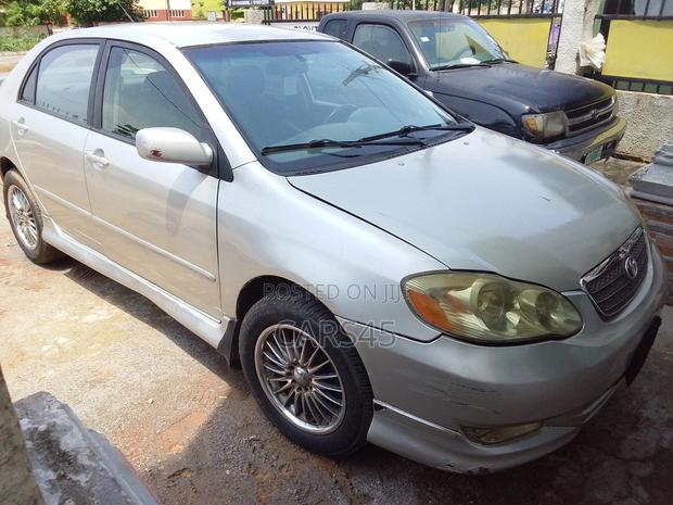 Toyota Corolla 2004 Silver