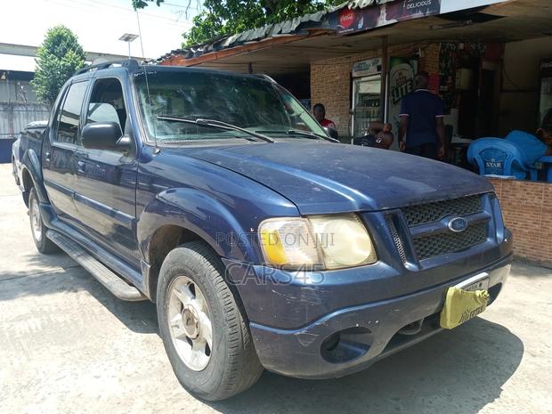 Ford Explorer 2004 Blue