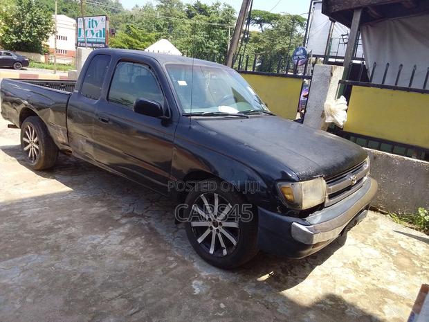 Toyota Tacoma 1999 Black