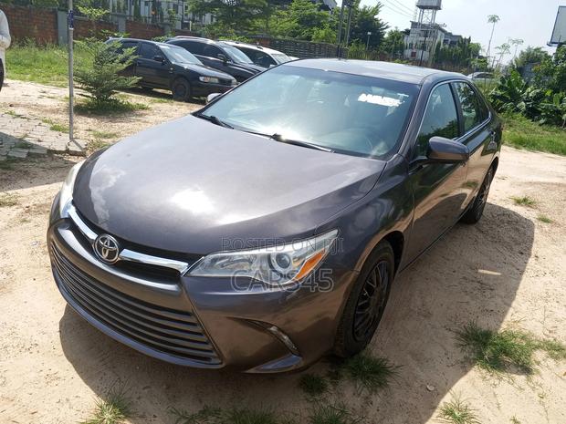 Toyota Camry 2016 Gray