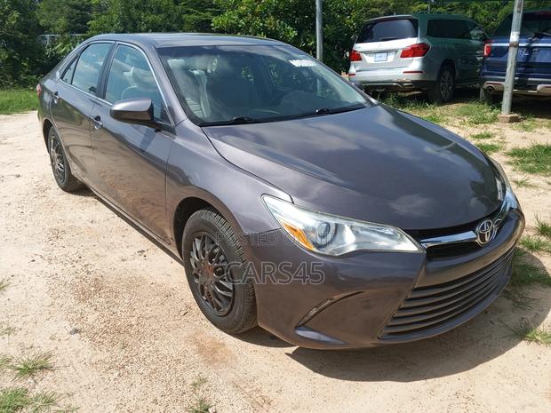 Toyota Camry 2016 Gray