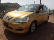 Toyota Avensis Verso 2004 Yellow for sale