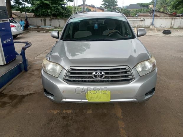 Toyota Highlander 2010 Silver