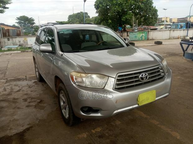Toyota Highlander 2010 Silver