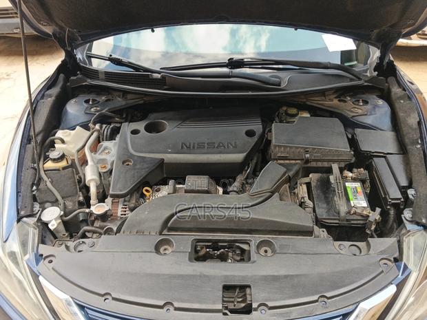 Nissan Altima 2016 Blue