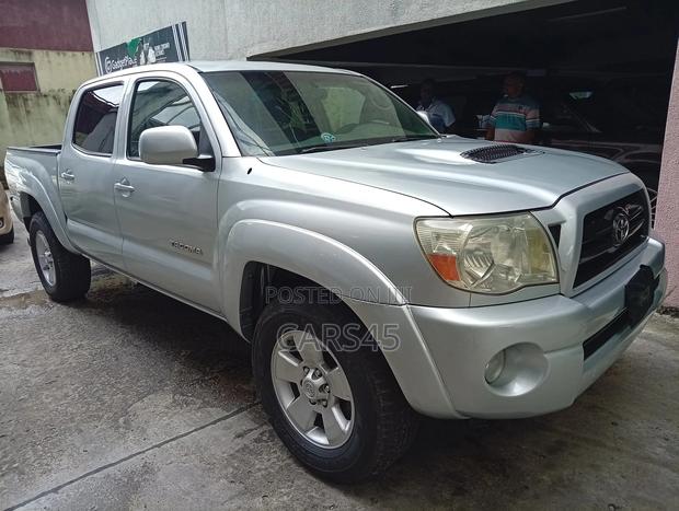 Toyota Tacoma 2005 Silver