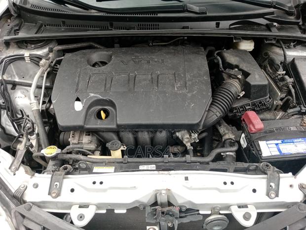 Toyota Corolla 2016 Silver