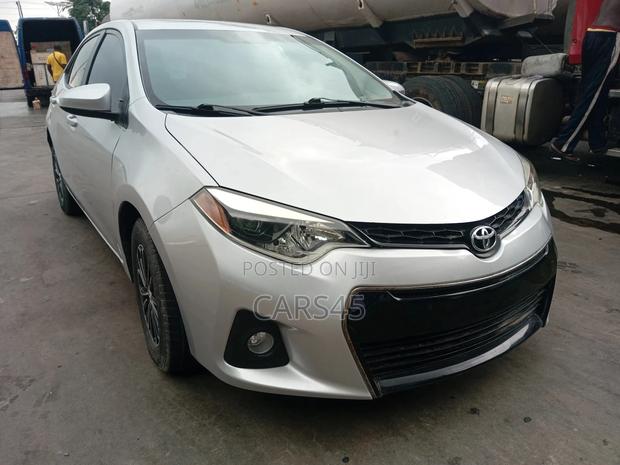 Toyota Corolla 2016 Silver