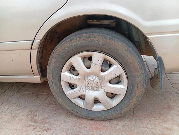 Toyota Camry 2002 Gold