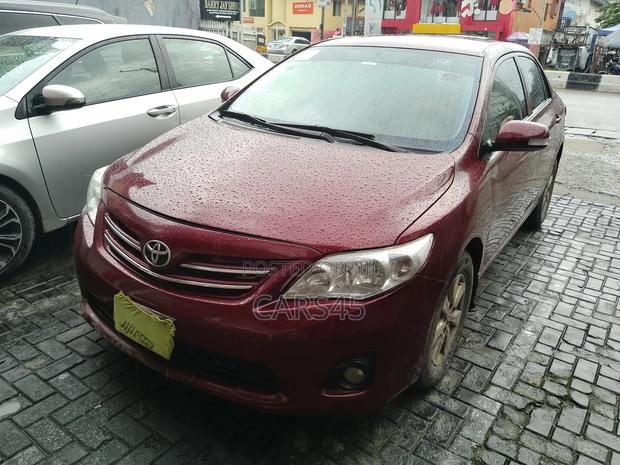 Toyota Corolla 2013 Red