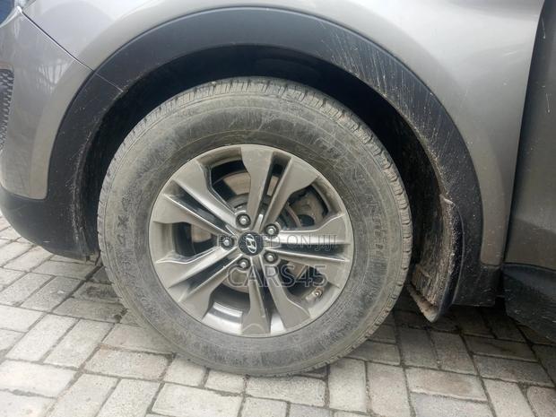 Hyundai Santa Fe 2015 Gray
