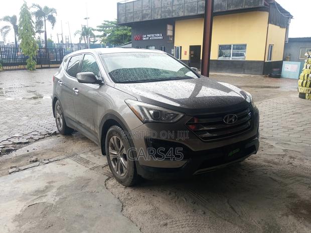 Hyundai Santa Fe 2015 Gray