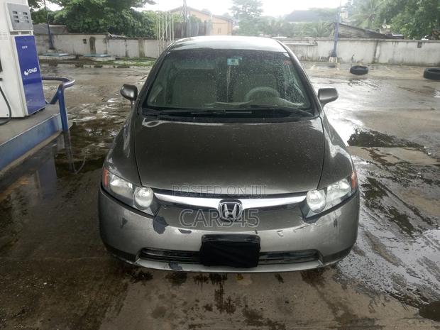 Honda Civic 2006 Gray
