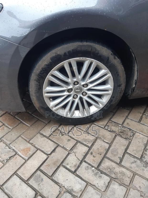 Lexus ES 2013 Gray