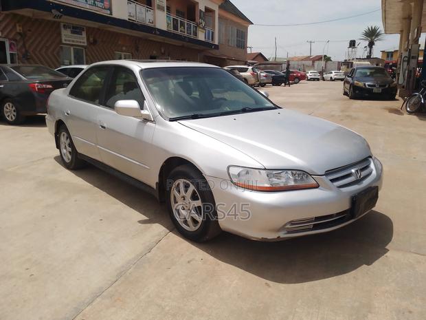 Honda Accord 2002 Silver