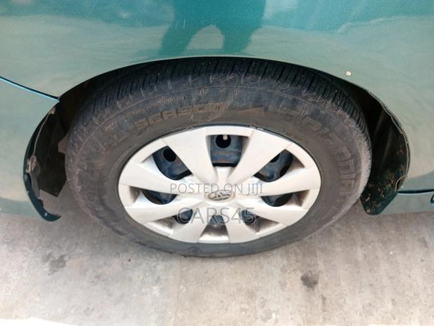 Toyota Corolla 2010 Green