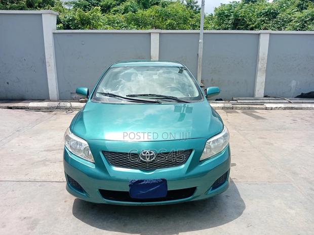 Toyota Corolla 2010 Green
