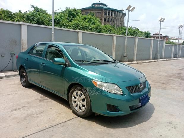 Toyota Corolla 2010 Green