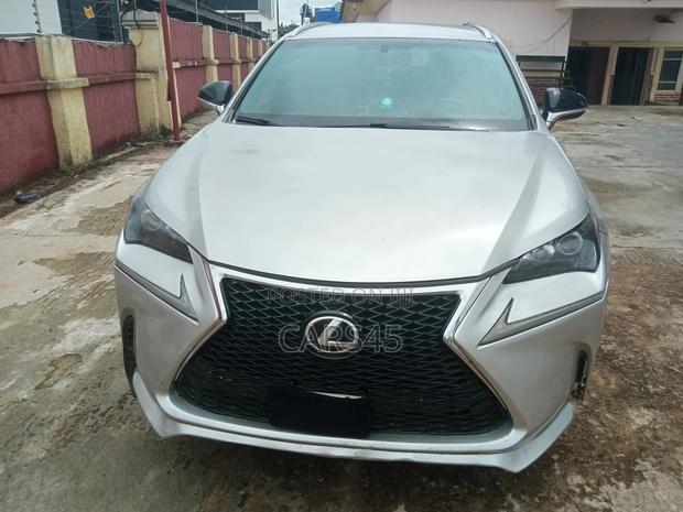 Lexus NX 2016 Silver