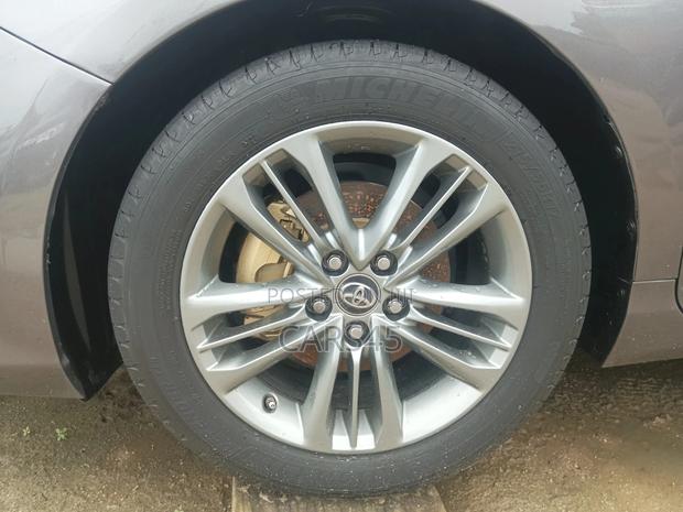Toyota Camry SE 4dr Sedan (2.5L 4cyl 6A) 2016 Gray