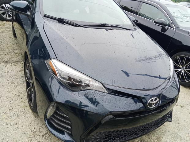 Toyota Corolla SE 4dr Sedan (1.8L 4cyl CVT) 2017 Gray