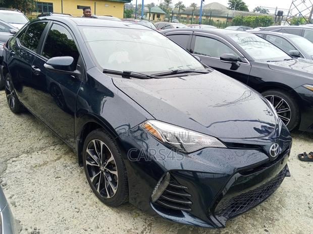 Toyota Corolla SE 4dr Sedan (1.8L 4cyl CVT) 2017 Gray