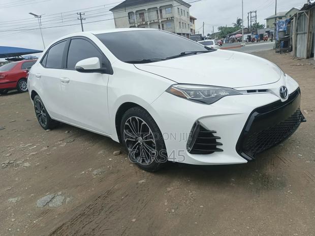 Toyota Corolla S 4dr Sedan (1.8L 4cyl CVT) 2015 White