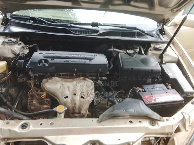Toyota Camry 2.4 WT-i 2005 Gold