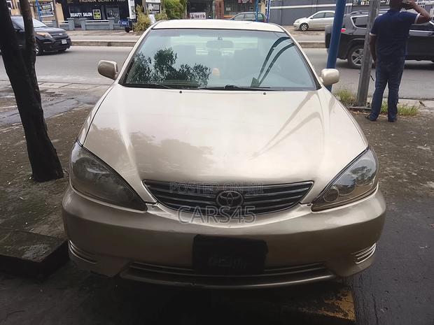 Toyota Camry 2.4 WT-i 2005 Gold