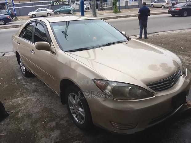Toyota Camry 2.4 WT-i 2005 Gold