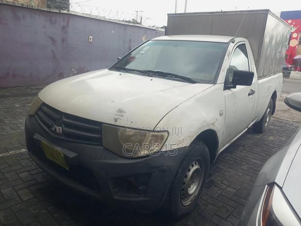 Mitsubishi L200 2014 White