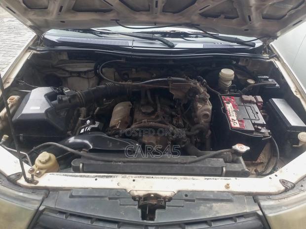 Mitsubishi L200 2014 White