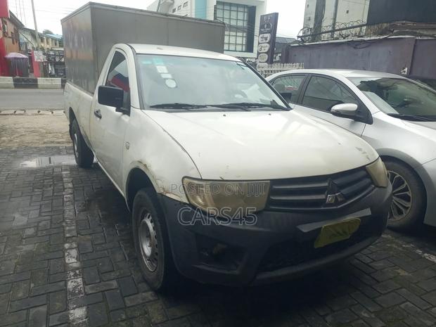 Mitsubishi L200 2014 White