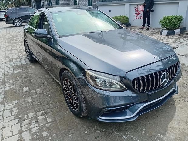 Mercedes-Benz C300 Luxury 4Matic Sedan AWD (2.0L 4cyl 7A) 2016 Gray