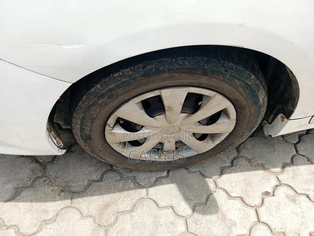 Toyota Corolla 2009 White