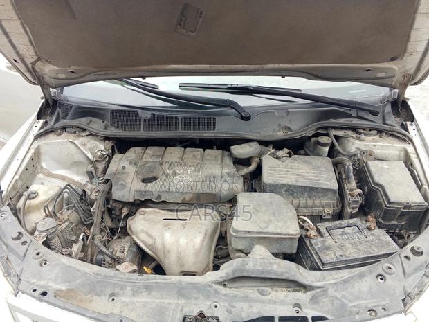 Toyota Venza LE 2009 Silver