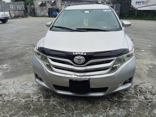Toyota Venza LE 2009 Silver